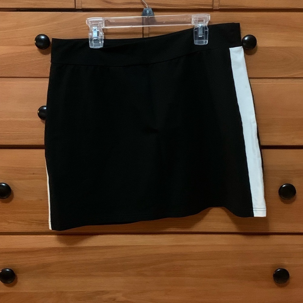 Ann Taylor Loft black mini skirt spandex blend medium